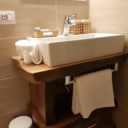 Foresteria Lombarda La 게스트하우스 4*